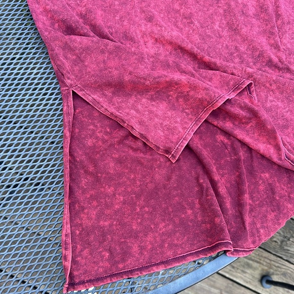 Zenana outfitters size XL. Great shirt for leggings. - Picture 3 of 3